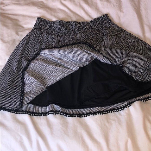 Old Navy high waisted skirt - Picture 2 of 5